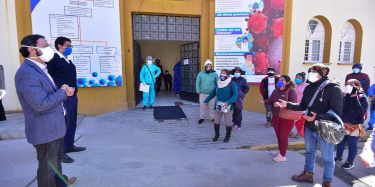 Familiares de pacientes con covid-19 piden ser voluntarios para atender en hospital Carrión