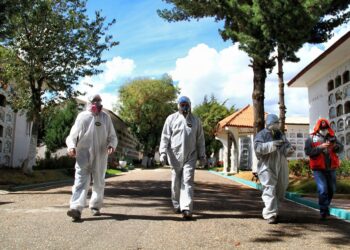 Beneficencia de Huancayo entregó bonos a trabajadores del Cementerio General y albergues que laboran en cuarentena