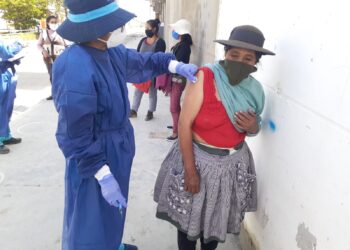 Más de 800 adultos mayores serán vacunados contra la influencia y neumococo