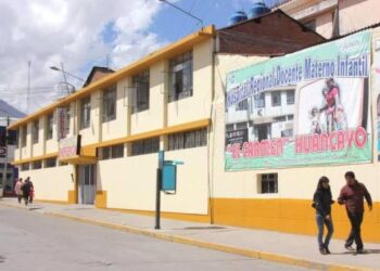 Por posible contagio de covid-19, hospital El Carmen trabaja solo con 40% de su personal