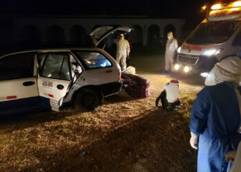 Anciano fallece en su vehículo por covid-19, cuando intentaba llegar a hospital