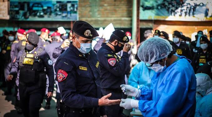 Contraloría: Más de mil policías en Junín no pasaron por descarte de COVID-19