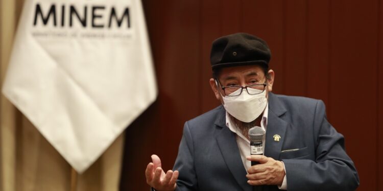 Congresista Gutarra: «Conflicto de La Oroya se resolverá el día lunes en el Ministerio de Energía y Minas»