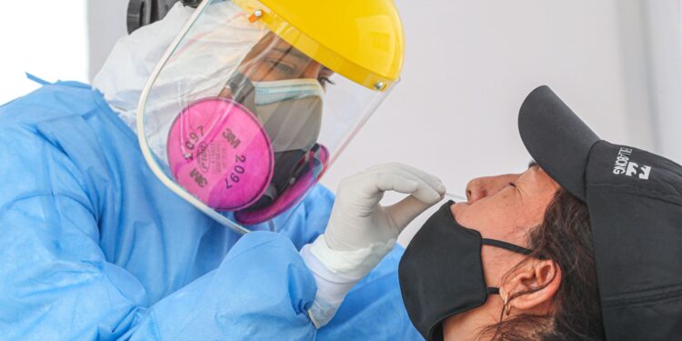Junín: Contraloría advierte que hospitales remiten tarde muestras de pruebas moleculares a laboratorio