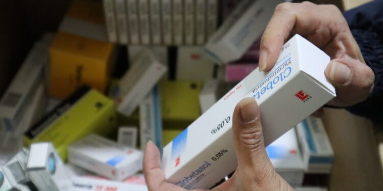 Ocho farmacias vendían productos vencidos en El Tambo