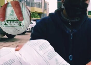 Usuarias de Vaso de Leche denuncian que recibieron productos caducados ocultando fecha de vencimiento del empaque