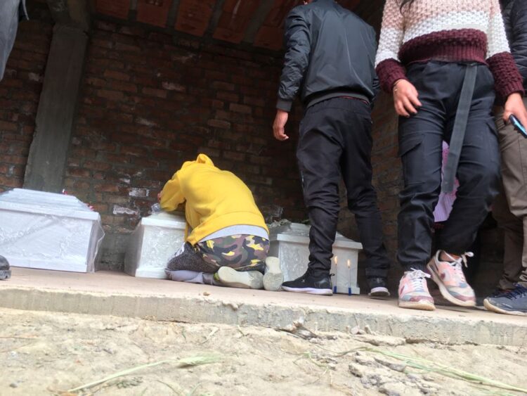 En medio de mucho dolor familiares reciben cuerpos de cinco víctimas del Vraem [GALERÍA]