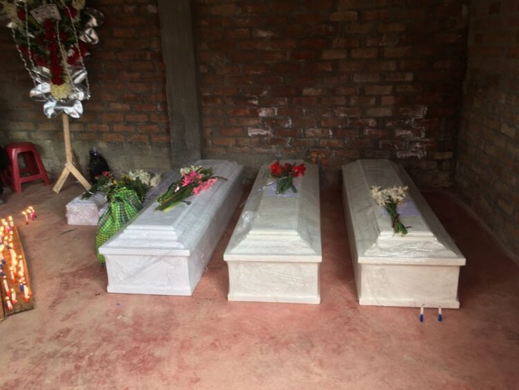 En medio de mucho dolor familiares reciben cuerpos de cinco víctimas del Vraem [GALERÍA]