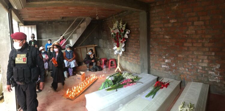 En medio de mucho dolor familiares reciben cuerpos de cinco víctimas del Vraem [GALERÍA]