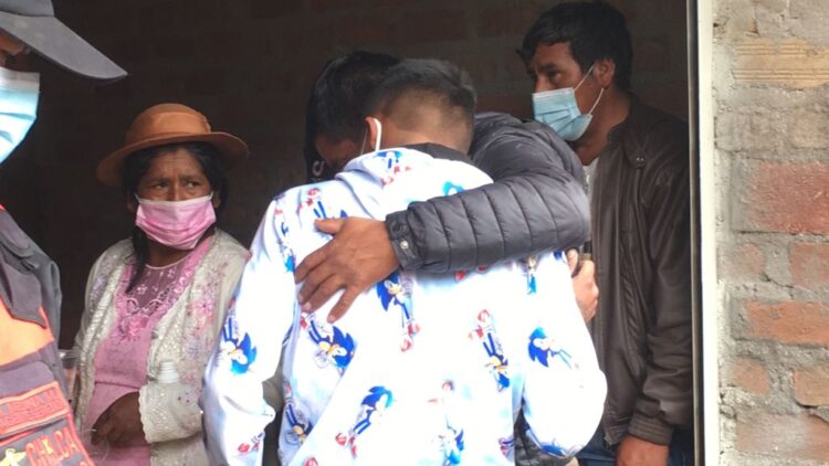 En medio de mucho dolor familiares reciben cuerpos de cinco víctimas del Vraem [GALERÍA]