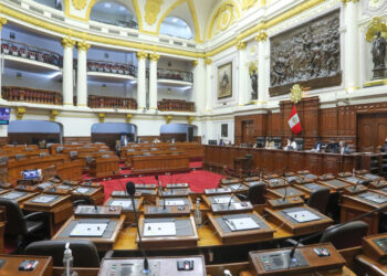 Comisión de Constitución aprueba eliminar pensión vitalicia para expresidentes