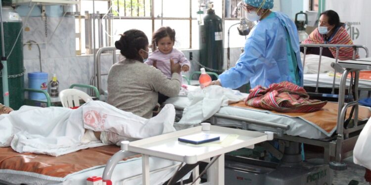 Denuncian que dos recién nacidas fueron cambiadas en el hospital El Carmen