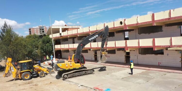 Intentaron adelantar S/ 10 millones a empresa que ejecuta colegio Mariscal Castilla