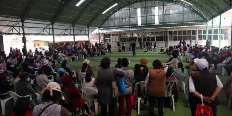 Más de 800 comerciantes de la feria Grau son capacitados en implementación  de protocolos y plan de vigilancia contra COVID-19
