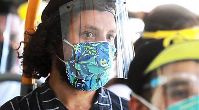 Protector facial ya no será necesario para transporte público