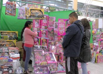 Chilca alista feria navideña  en avenida 9 de Diciembre
