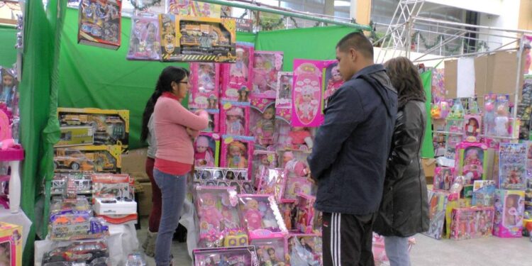 Chilca alista feria navideña en avenida 9 de Diciembre