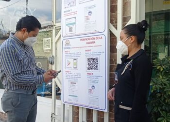 Desde hoy todos deben portar carnet de vacunación para ingresar a establecimientos comerciales