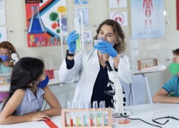 Cómo promover la participación de las mujeres y las niñas en la ciencia