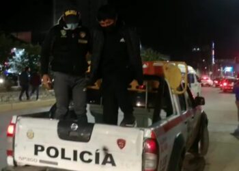 Capturan a ladrón de 18 años que se escondió en un baño tras hurtar celular
