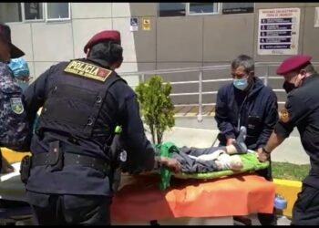 ANCIANO CORRE RIESGO DE PERDER LA PIERNA TRAS SER ATROPELLADO POR PESADO CAMIÓN