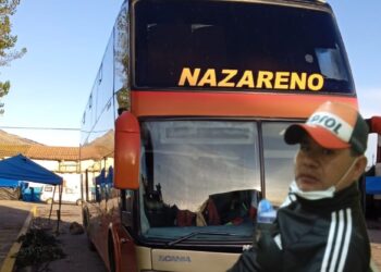 Detienen a chofer ebrio que manejaba bus con más de 60 pasajeros hacia Lima