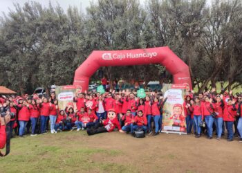 CAJA HUANCAYO CUMPLE JORNADA DE REFORESTACIÓN DEL BOSQUE DORADO, SEMBRANDO 3500 QUINUALES