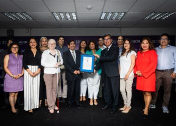 ¿Qué ventajas tiene una universidad al ser acreditada internacionalmente? 
