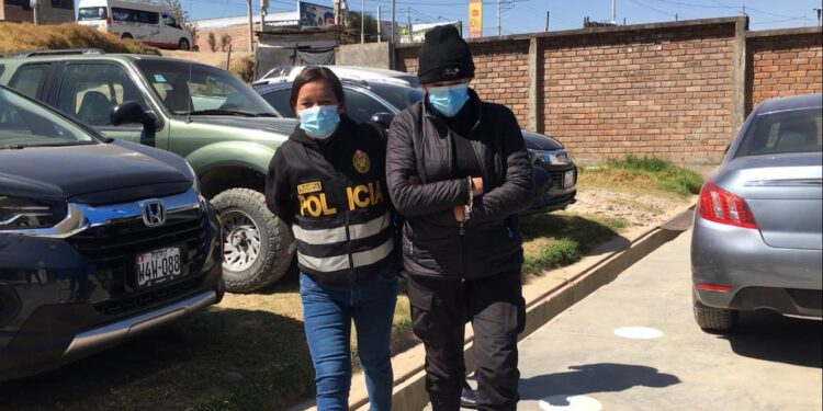 Detienen a mujer policía por solicitar S/5 mil para devolver vehículo requisitoriado