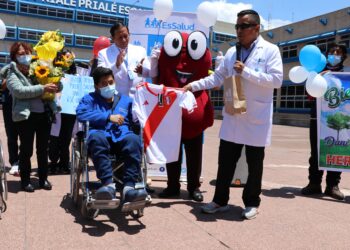 Padre dona riñón y salva la vida a su hijo que sueña ser ingeniero