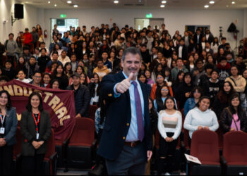 Rector de la UTP dictó charla “Liderazgo transformador” en Huancayo
