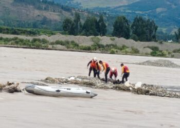 Después de 17 días recuperan cuerpo de padre que cayó con su vehículo al río Mantaro