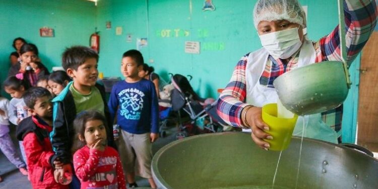 HUANCAYO: MADRES DE LOS PROGRAMAS VASO DE LECHE Y COMEDORES POPULARES DEBERÁN ESPERAR HASTA MARZO PARA ENTREGA DE PRODUCTOS