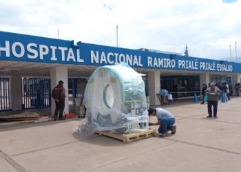 EsSalud inicia instalación de tomógrafo de 124 cortes en Huancayo