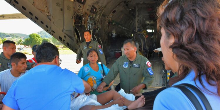 Trasladan a Lima a menor que fue quemado con agua hirviendo por su madre