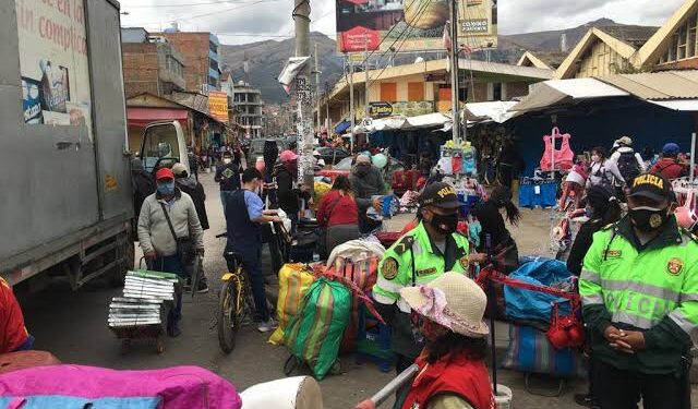 Crean comisión multi sectorial para intervenir a comerciantes informales en espacios públicos
