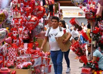 Huancayo: Comercio informal se triplicaría durante temporada comercial por el Día de La Madre
