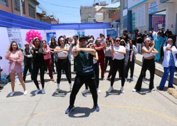 EsSalud Junín realiza aerotón y campaña de salud en prevención al Cáncer de Mama
