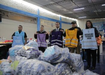 Internos del penal de Lurigancho confeccionan 2500 chalecos para Universidad Continental