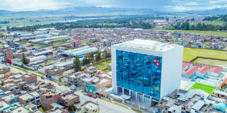 UTP firma convenio con Purdue University de Estados Unidos para ofrecer becas a estudiantes