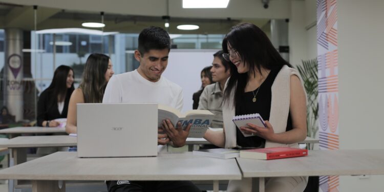 Universidad Continental lanza programa “Centro de Excelencia UC” para apoyar a postulantes de PRONABEC