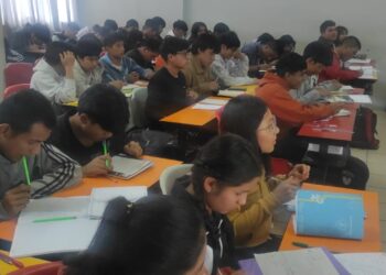 Academias Zárate impulsa enseñanza gratuita para jóvenes sin acceso a preparación