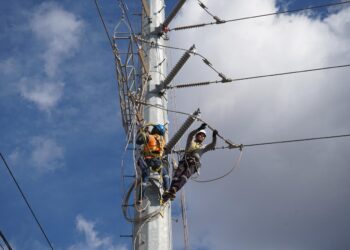 Junín: Cuatro provincias se quedaron sin luz por falla en el sistema de empresa transmisora