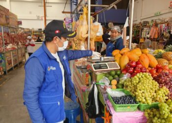 Hasta 300 gramos menos: Decomisan balanzas adulteradas en mercados de Chilca