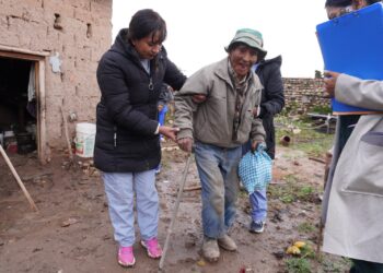 Abuelito que sufría de constantes robos de su humilde casa fue albergado
