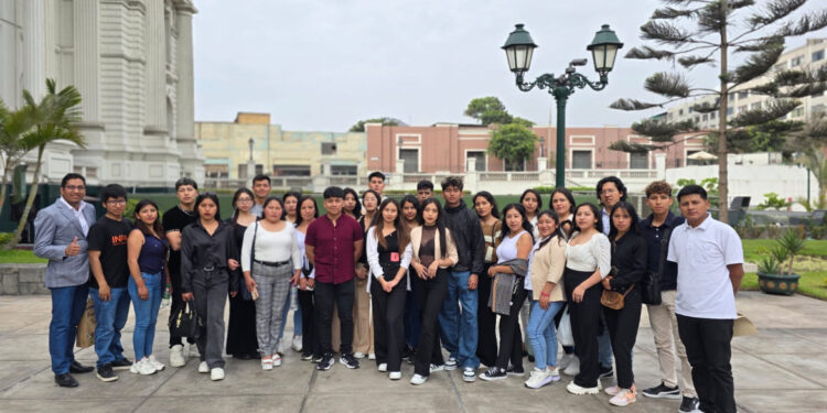 Estudiantes de carreras de Negocios de UTP Huancayo visitaron empresas de Lima