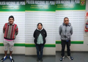 Mujer insulta y agrede a policías para evitar  intervención vehicular