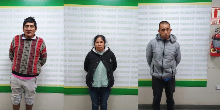 Mujer insulta y agrede a policías para evitar intervención vehicular