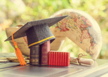 Cuatro beneficios de vivir experiencias académicas internacionales
