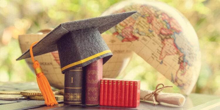 Cuatro beneficios de vivir experiencias académicas internacionales
